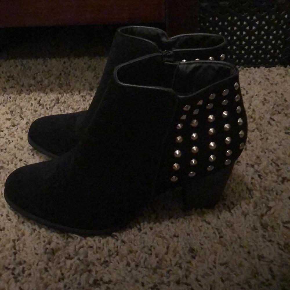 NWOT black studded suede boots